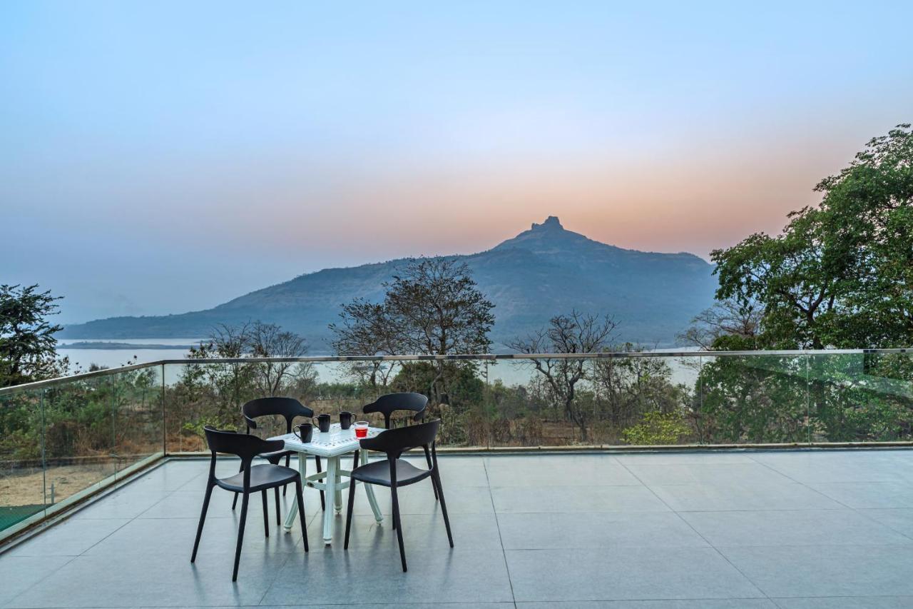 Saffronstays Stargazer, Karjat - Luxury Pool Villa With Lake View Luaran gambar