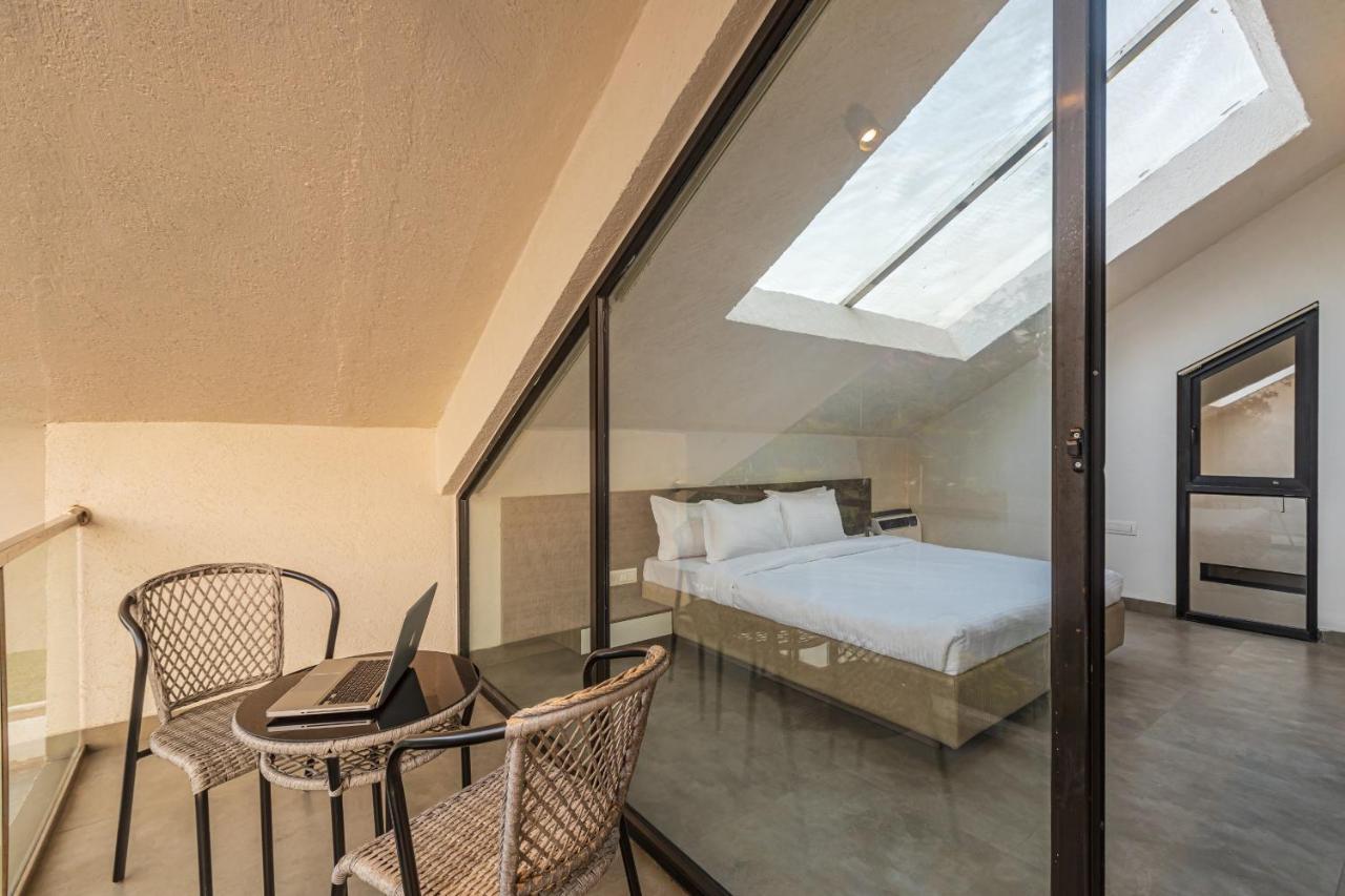 Saffronstays Stargazer, Karjat - Luxury Pool Villa With Lake View Luaran gambar