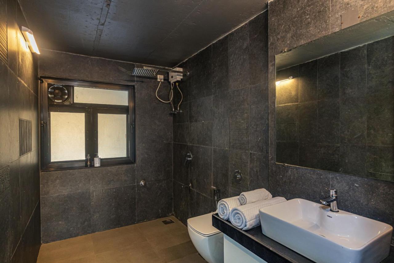 Saffronstays Stargazer, Karjat - Luxury Pool Villa With Lake View Luaran gambar
