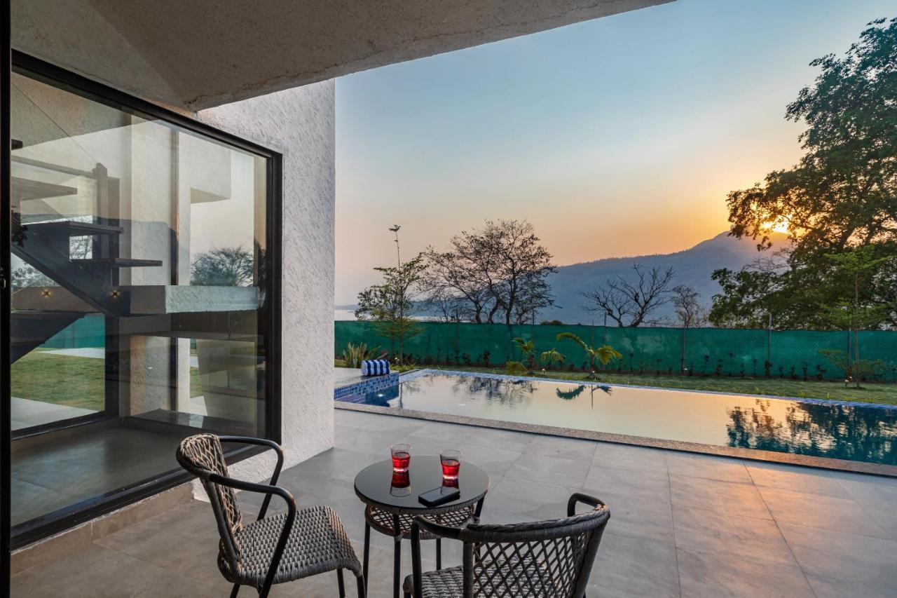 Saffronstays Stargazer, Karjat - Luxury Pool Villa With Lake View Luaran gambar