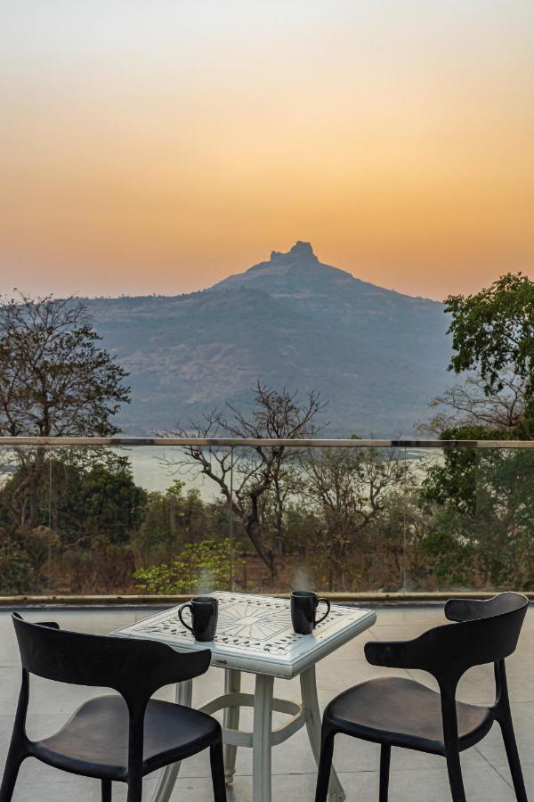 Saffronstays Stargazer, Karjat - Luxury Pool Villa With Lake View Luaran gambar